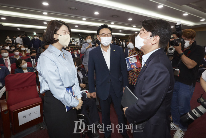 안철수 의원(오른쪽), 배현진 최고의원. 사진. 구혜정 기자