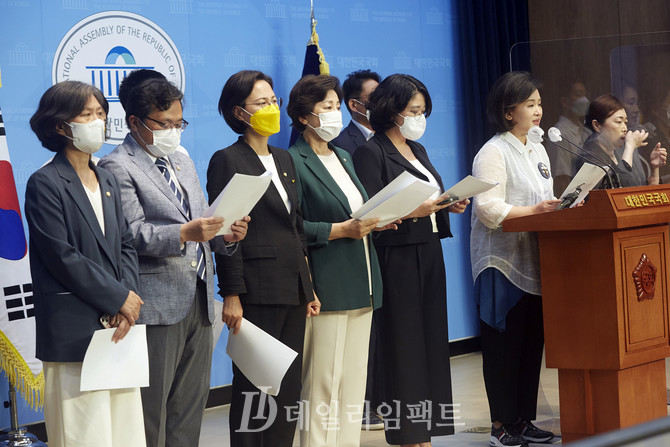 야4당 의원들, 대우조선해양 파업 사태 해결 촉구 기자회견. 사진. 구혜정 기자