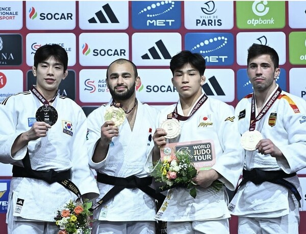 이하림 유도선수(왼쪽 첫번째)가 3일(한국시간) 2024 국제유도연맹(IJF) 파리 그랜드슬램 경기에서 은메달을 획득했다/사진=한국마사회