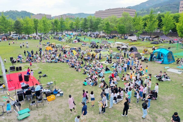 지난 2023년 5월 정부과천청사 앞 유휴지에서 열린 캠핑행사에 참여한 시민들 모습/사진=과천시