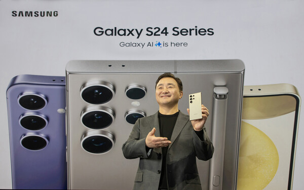 17일(현지시간) 미국 캘리포니아 산호세에 위치한 SAP센터에서 개최된 갤럭시 언팩에서 노태문 MX사업부장(사장)이 갤럭시S24 시리즈를 소개하고 있다. /사진=삼성전자.